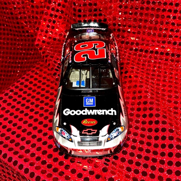 Kevin Harvick diecast - Picture 3 of 5